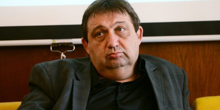 Как е възможно министър на благоустройството да е емблема на корупцията в район „Триадица“?!