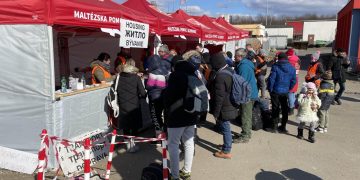 Der Standard: В Австрия започнаха протести заради поставянето на палатки за украинските бежанци