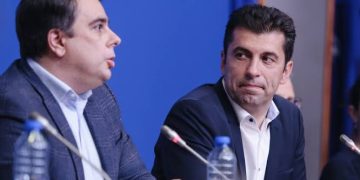 Как Кирил и Асен злоупотребиха с “Капитан Андреево”, изпуснаха санитарния контрол и създадоха хаос на границата