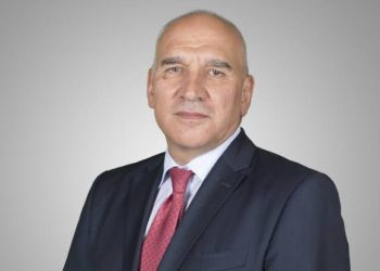 Хампарцумян – от инженер – химик в Кремиковци до министър и шеф на “УниКредит” – България