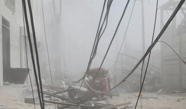 Най-малко 100 загинали при атентат с две коли бомби в Могадишу