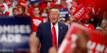 Тръмп: САЩ се провалят като нация, защото имаме най-лошия президент в историята