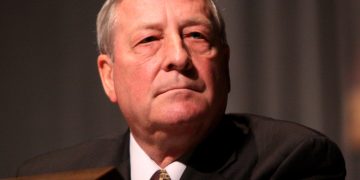 Филип Джиралди: Да се сложи край на безразсъдството на Владимир Зеленски