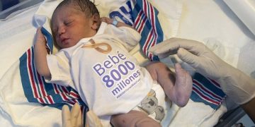 Осеммилиардният жител на планетата е арменско момиченце