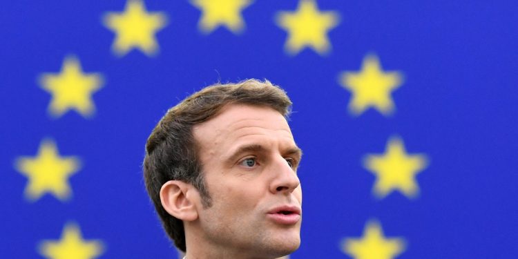Еманюел търси приятели: Макрон се опитва да обедини „разединяваща се“ Европа