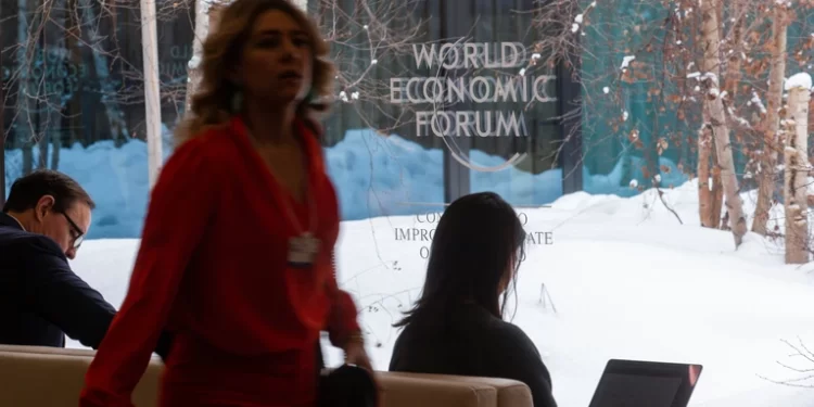 Тайните на форума в Давос: придружителки от цял ​​свят се стекоха на партито на „тайното световно правителство“