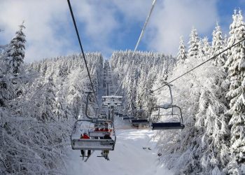 Бягство от войната в ски курортите на Украйна