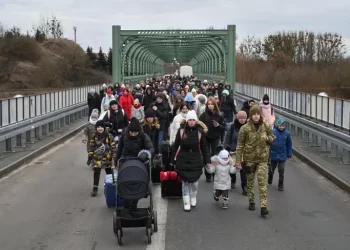 NEWSWEEK: След една година война, милиони украинци може никога да не се завърнат у дома