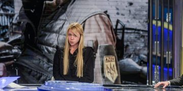 Junge Welt: Съпругата на командира на “Азов” Катерина Прокопенко на дискусия във Федералното външно министерство