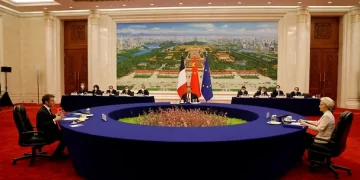 Пекин се превърна в Мека за дипломати и политици