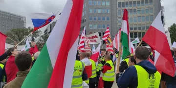 Фермери от ЕС протестират в Брюксел срещу вноса на зърно от Украйна