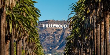 Bloomberg: Холивудските сценаристи се подготвят за най-голямата стачка от 15 години насам