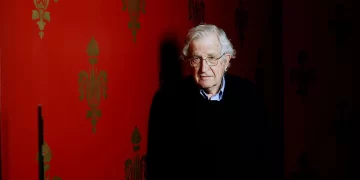 Ноам Чомски: Русия води бойните действия по-хуманно от САЩ в Ирак