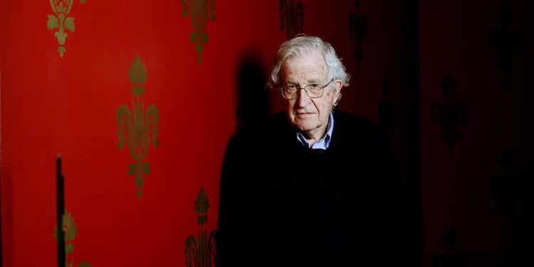 Ноам Чомски: Русия води бойните действия по-хуманно от САЩ в Ирак