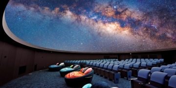 Облачни планетариуми: Konica Minolta мисли извън проектора