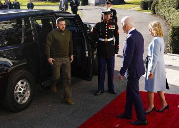 Al Mayadeen: Вашингтон е ядосан на Зеленски за неговата корумпираност!