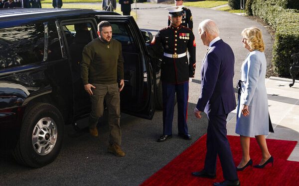 Al Mayadeen: Вашингтон е ядосан на Зеленски за неговата корумпираност!