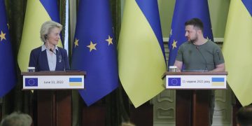 „Форин полиси“: ЕС не е готов за Украйна. Киев ще изсмуче парите за по-бедните членки от Източна Европа