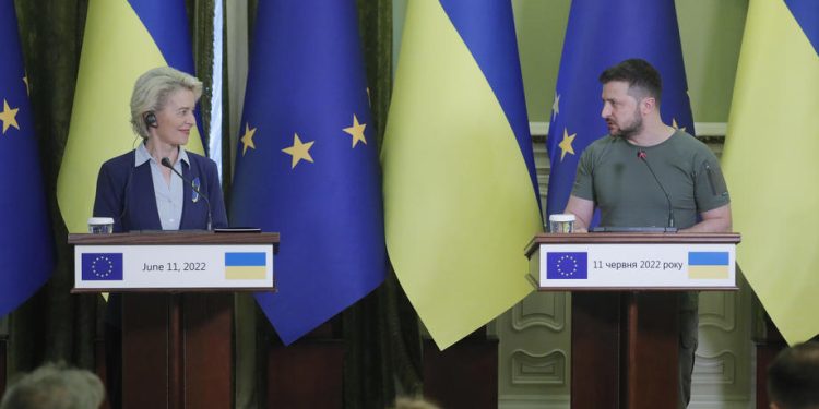 „Форин полиси“: ЕС не е готов за Украйна. Киев ще изсмуче парите за по-бедните членки от Източна Европа