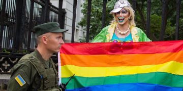 Do Rzeczy:  Украинците продават душите си на западните ЛГБТ привърженици с надеждата, че ще ги защитят от Москва