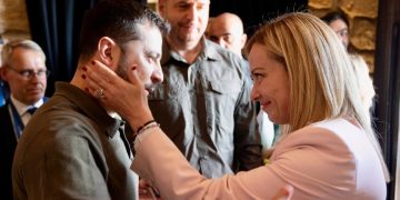 IL Fatto Quotidiano: Взимат хляба на бедните и дават 4-6 милиарда на Берлин за Леопардите. От кого отнемат и на кого дават