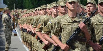 Украинци плащат до $10 000, за да избягат от мобилизация