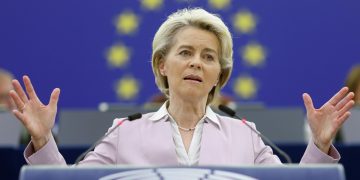 Politico: в отговор на „повика на историята“ – фон дер Лайен призова Украйна да бъде приета в ЕС