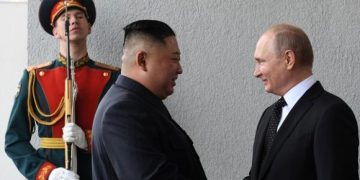 „Признак на отчаяние“: Срещата на Ким Чен-ун и Путин показа колко много се нуждаят един от друг – WP