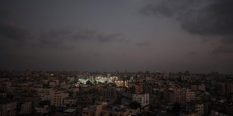 Израел твърди, че болницата Ал Шифа крие подземните командни центрове на Хамас