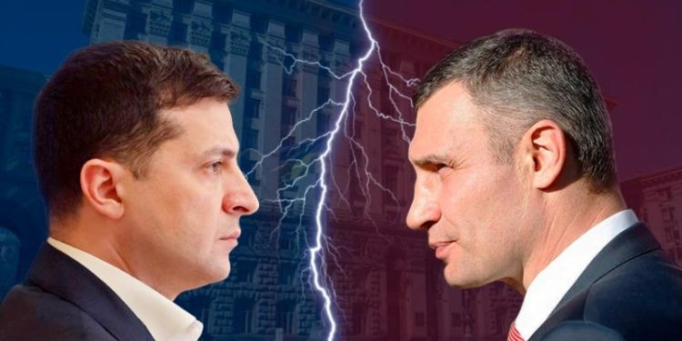 Украйна може да бъде принудена да „седне и да преговаря“ с Русия, тъй като Зеленски е под натиск