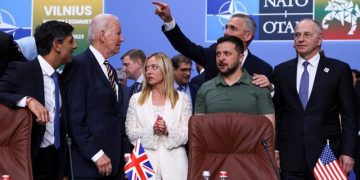 Мнение: Когато започнаха прокси война с Русия, западните стратези направиха шест грешки