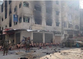 Вероятно сте виждали снимки на голи палестинци под прицела на израелски войници. ЦАХАЛ твърди, че такива са протоколите за задържане