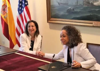 Испания експулсира двама агенти на американското разузнаване за проникване в CNI