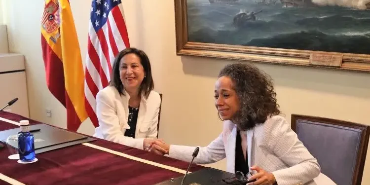 Испания експулсира двама агенти на американското разузнаване за проникване в CNI