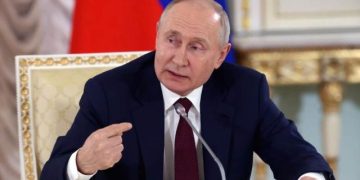 Путин предупреждава, че държавността на Украйна е застрашена и казва, че Русия няма да се откаже от своите завоевания