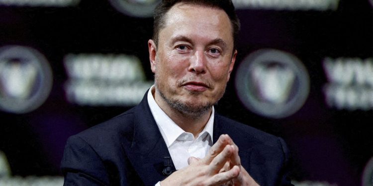 Илон Мъск съобщи, че човешки пациент е получил мозъчен имплант на Neuralink