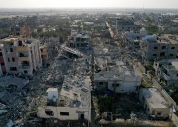 „Те убиват всичко, което се движи“ Разговор за масовото прогонване на хората от Газа, геноцида и делото на Южна Африка срещу Израел