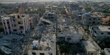 „Те убиват всичко, което се движи“ Разговор за масовото прогонване на хората от Газа, геноцида и делото на Южна Африка срещу Израел