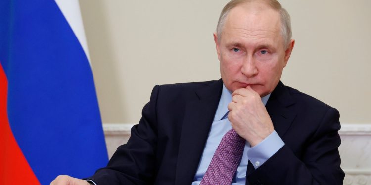 Daily Express: Владимир Путин притиска САЩ в ъгъла заради Украйна, докато войната навлиза в нова ужасяваща фаза