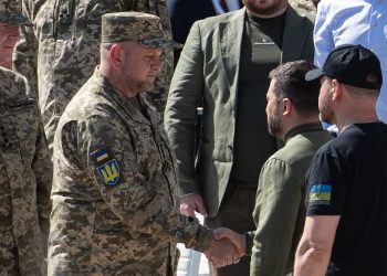 Президентът срещу генерала:  Това е старомодна борба за власт