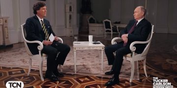 Какво казва интервюто на Тъкър Карлсън с Владимир Путин за войната в Украйна?