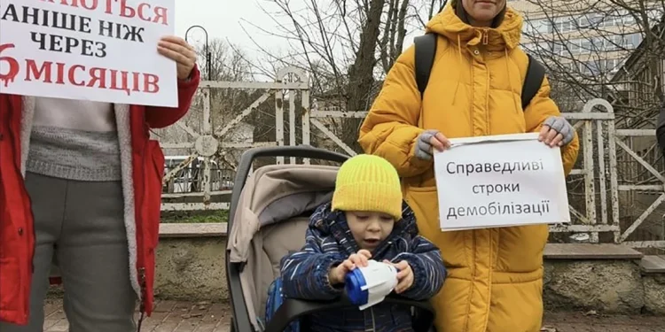 CNN: Докато Русия печели, Украйна се нуждае от повече войници. Но новата мобилизация предизвиква остри спорове