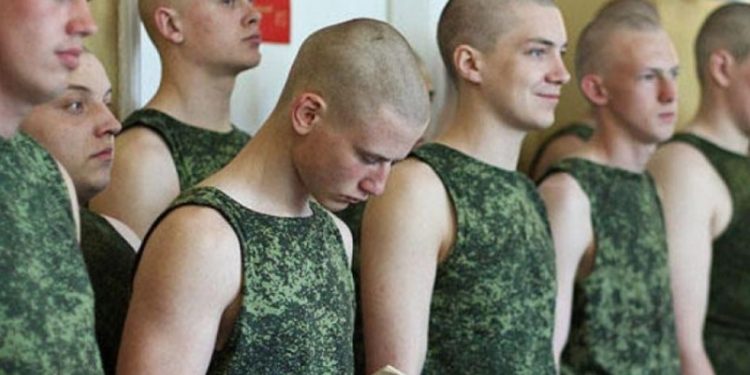 Избягването на призовката се превърна в бедствие за Украйна. Киев е изправен пред остър недостиг на войници