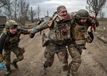 Ще успее ли Украйна да набере нови войници, без да унищожи цяло поколение?