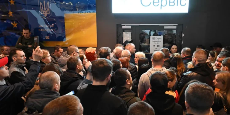 Полша, след Германия, обеща да не депортира украинци с изтекъл паспорт