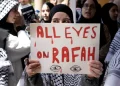 „Всички погледи са вперени в Рафах“, докато Израел е изправен пред нарастващ гняв