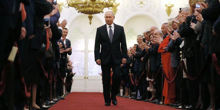 „Длъжностните лица искат раздвижване“: 7 май – поредното встъпване в длъжност на Путин и след това обновяване на правителството