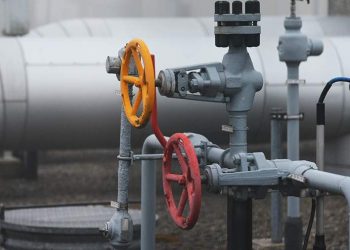 Експерт оцени плановете на България да съди Газпром за €400 млн. за спиране на доставките