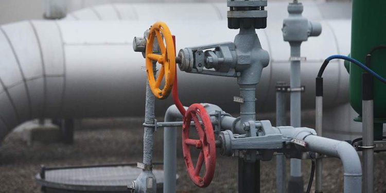 Експерт оцени плановете на България да съди Газпром за €400 млн. за спиране на доставките