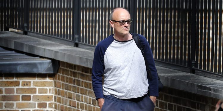 Доминик Къмингс: Зеленски не е Чърчил и Украйна е корумпирана